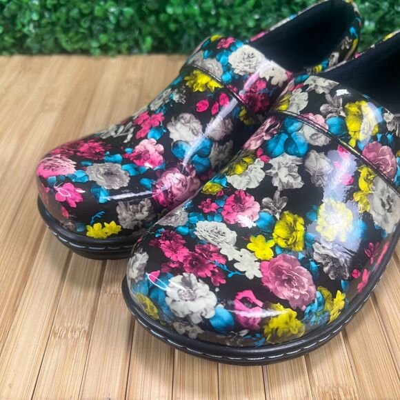 Klogs Slip On Multicolored Flower Nurses Shoes Womens Sz 9M - Picture 9 of 10